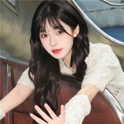 绿茵春色